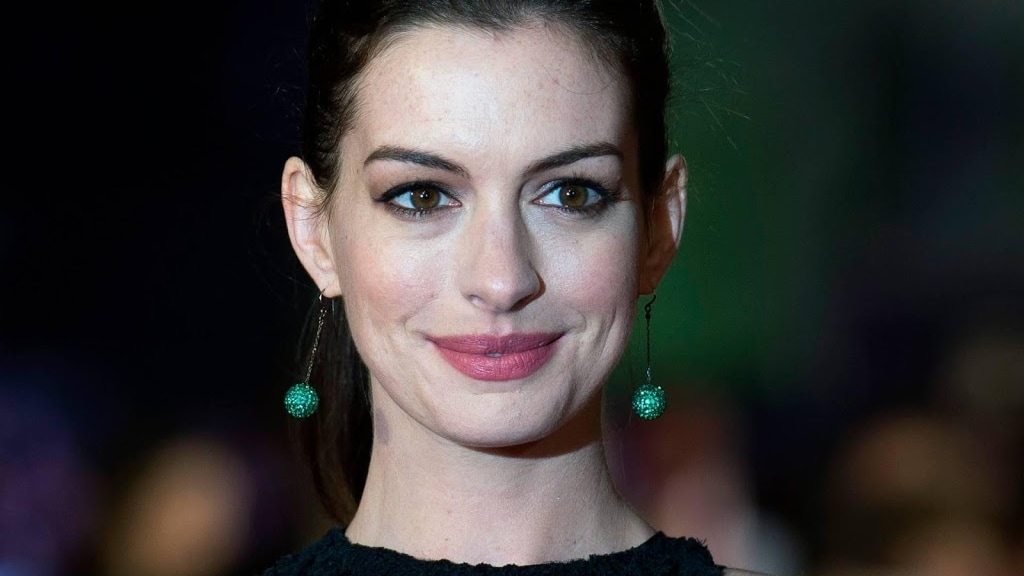 Anne Hathaway zit beter in haar vel dan ooit