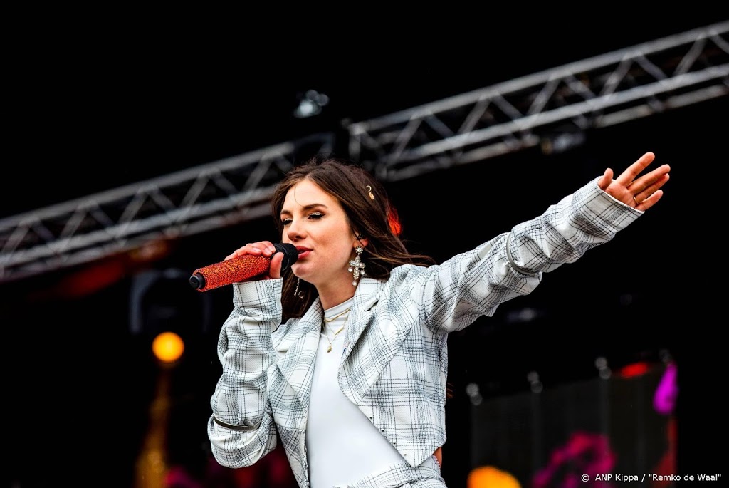 Maan is dankbaar voor reacties op debuutalbum