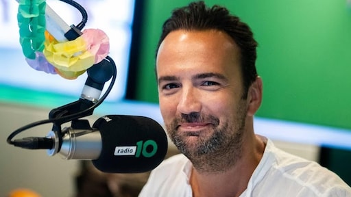 Gerard Ekdom blijft bij Radio 10 tot 2024