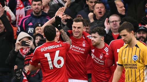 Nottingham Forest walst over Brighton heen