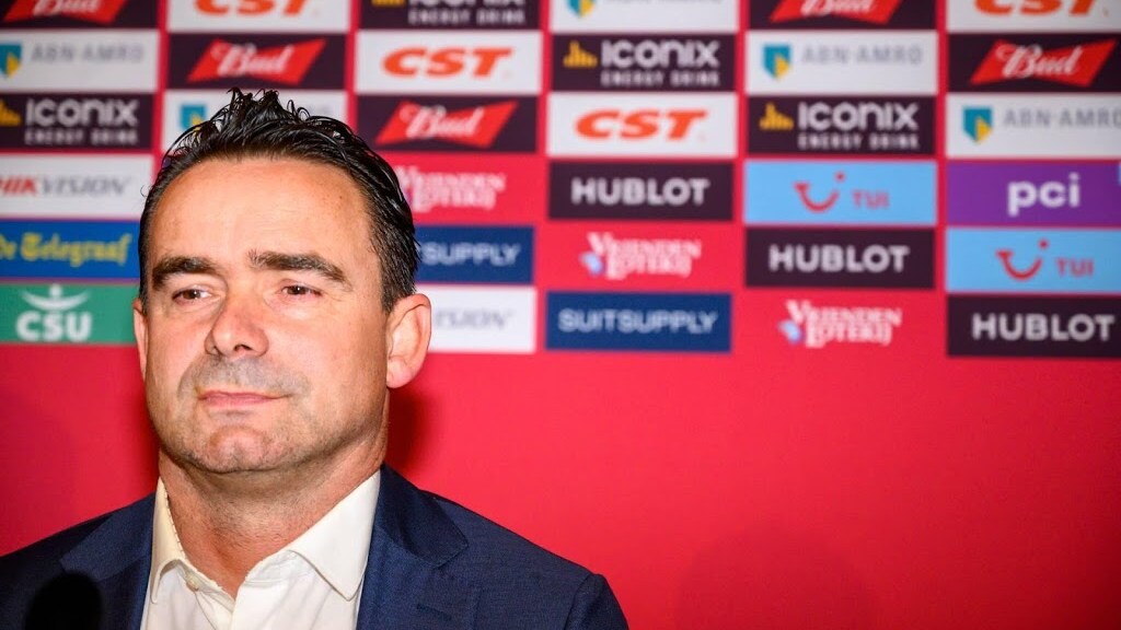 Ajax-directeur Overmars wil competitie niet meer uitspelen
