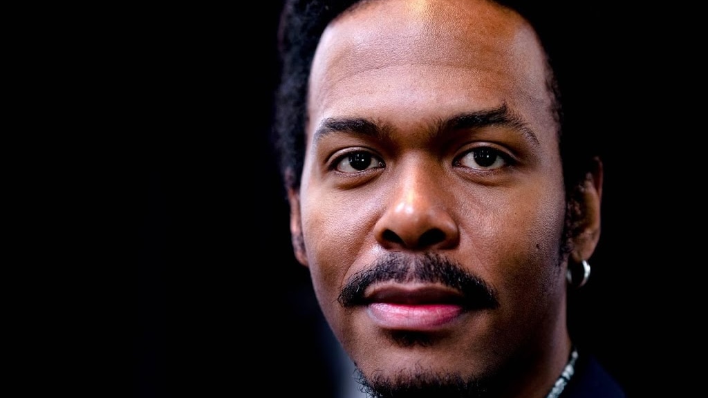 Jeangu Macrooy maakt twee speciale versies van songfestivalnummer