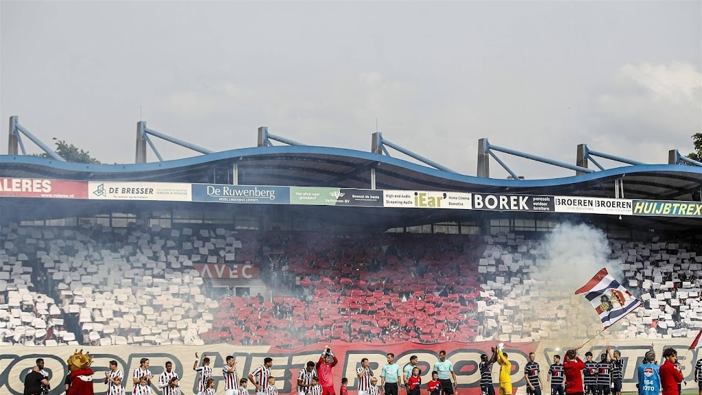 Telstar keert na zege op Willem II na 47 jaar terug in Eredivisie