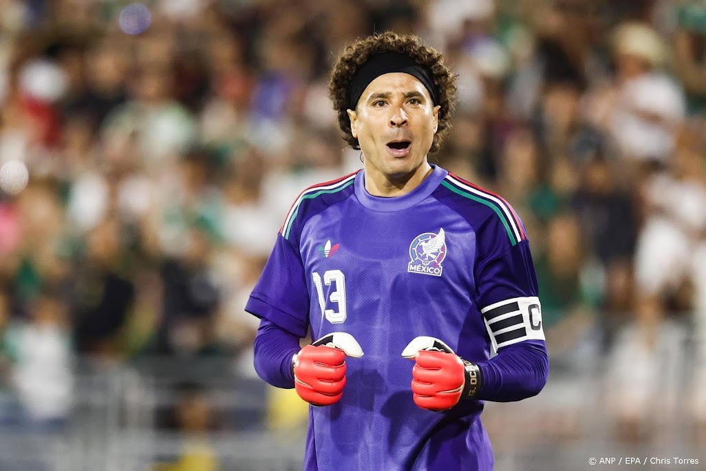 Doelman Ochoa gaat op voor zesde WK voetbal met Mexico