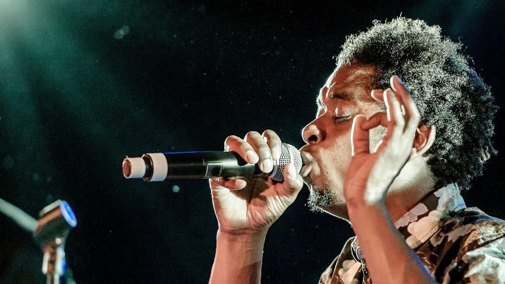 Typhoon positief gesteld over racismedebat