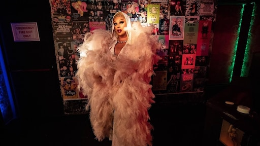 Envy Peru herdenkt dragqueen The Vivienne: 'Rust in kracht engel'