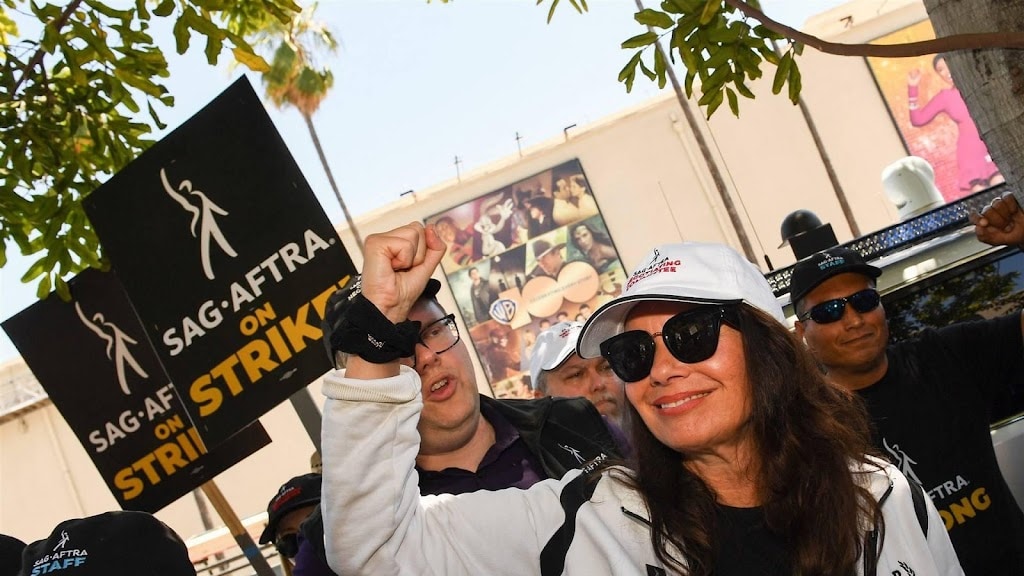 Fran Drescher denkt dat acteursstaking nog half jaar duurt