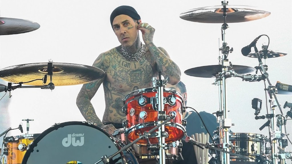 Travis Barker stelt shows met band uit vanwege 'urgente familiezaak'