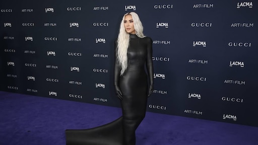 Kim Kardashian slaat nieuwe samenwerking met Balenciaga af