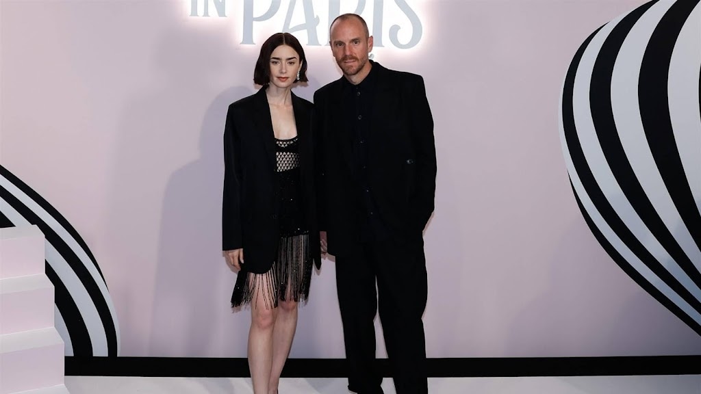 Man Lily Collins laat van zich horen na haatberichten draagmoederschap