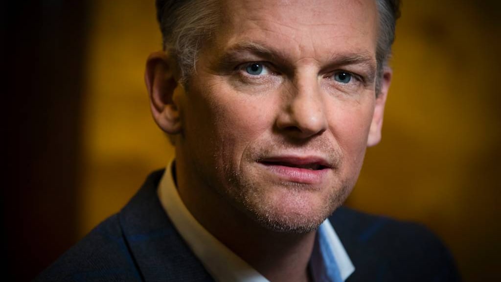 Barry Atsma: vrouwen grijpen me in mijn kruis