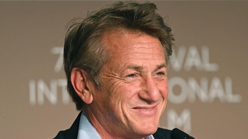 Sean Penn vlucht lopend vanuit Oekraïne naar Polen