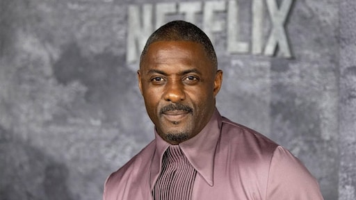 Idris Elba sliep in cel voor Nelson Mandela-film: 'Angstaanjagende ervaring'