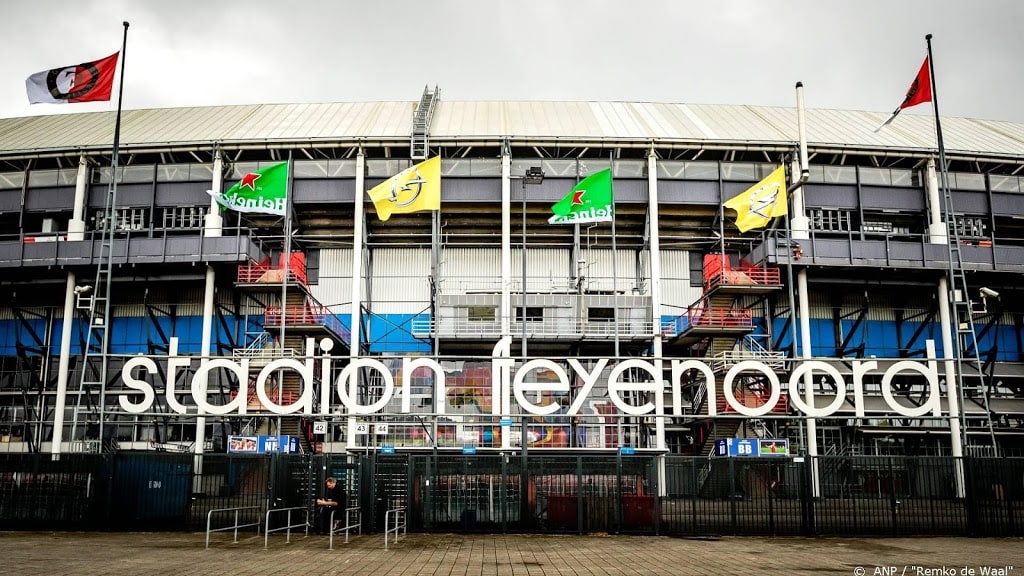 Feyenoord volgt KNVB en wil overleg van dinsdag afwachten
