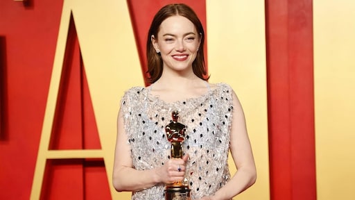 Emma Stone scheert hoofd kaal en raadt het iedereen aan: 'Geweldige ervaring'