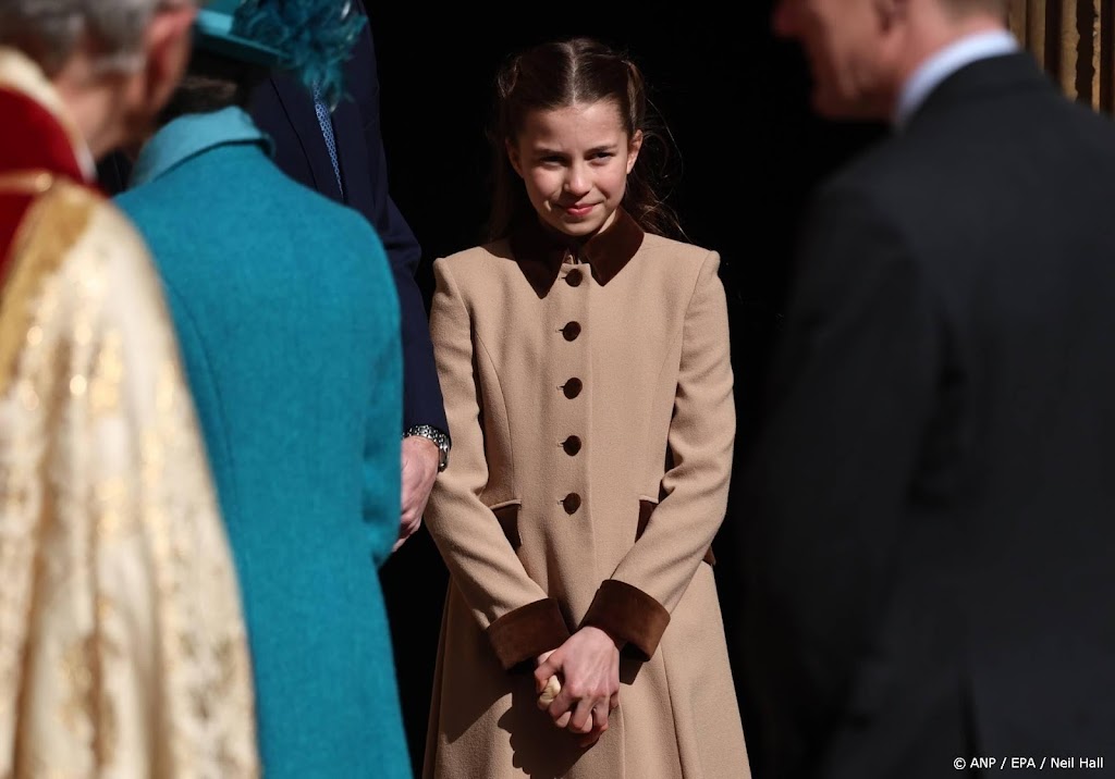 William en Catherine feliciteren jarige prinses Charlotte