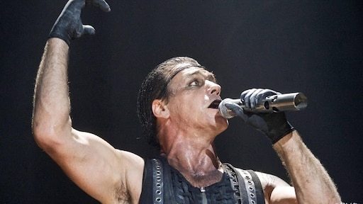 Uitgever beëindigt samenwerking met Rammstein-zanger om pornofilm