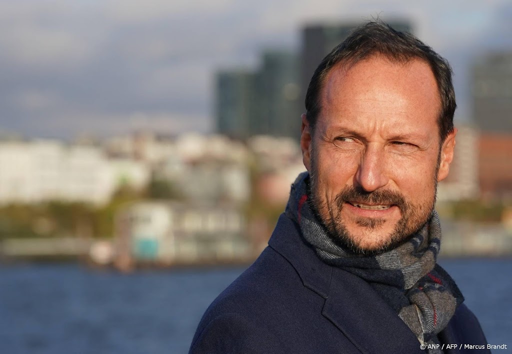Kroonprins Haakon bezoekt beroemde vismarkt in Tokio