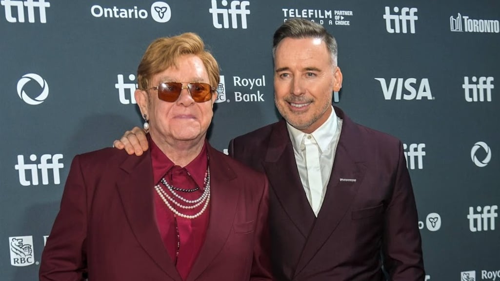 Elton John door man en kinderen nu gelukkiger dan ooit