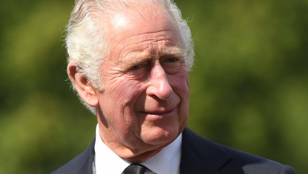 'Koning Charles reist nog steeds met zijn teddybeer'