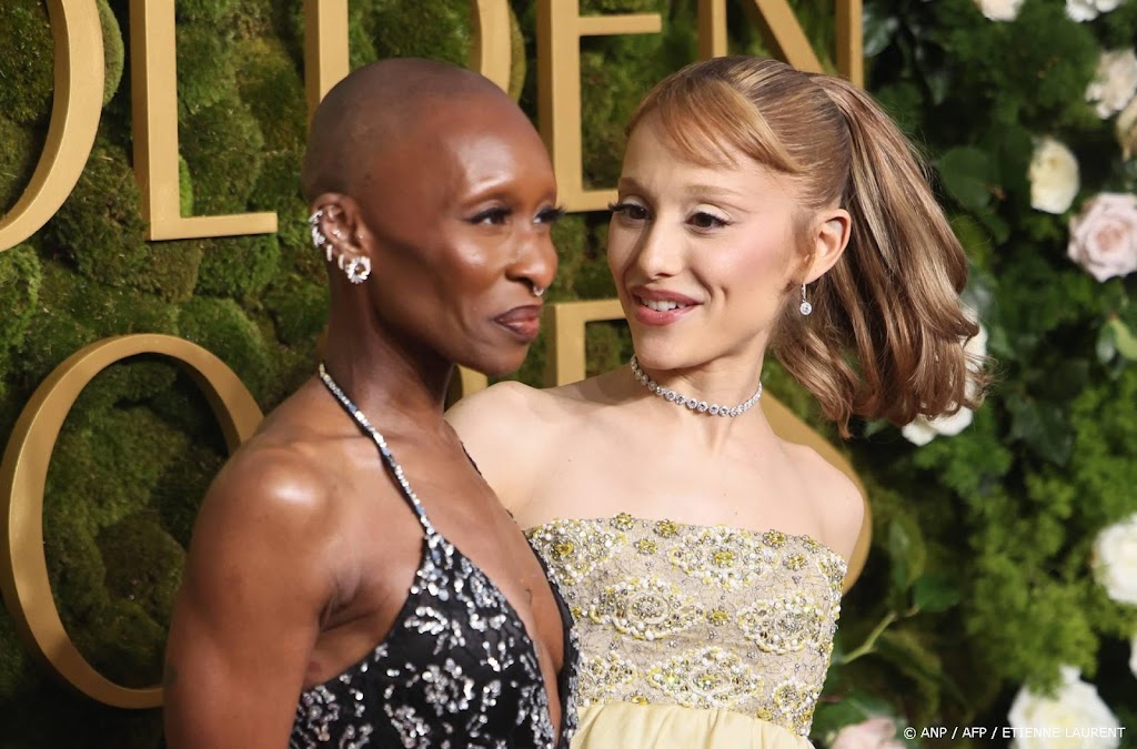 Ariana Grande en Cynthia Erivo zetten matchende Wicked-tattoos