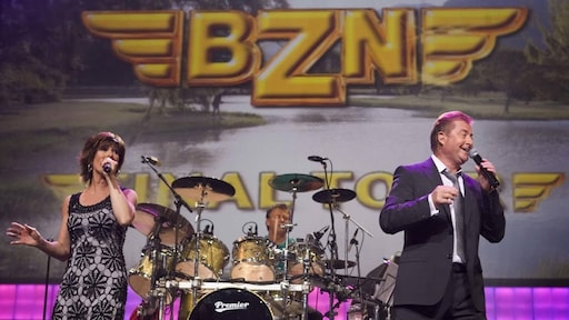 BZN verrast fans met eerste optreden in 18 jaar