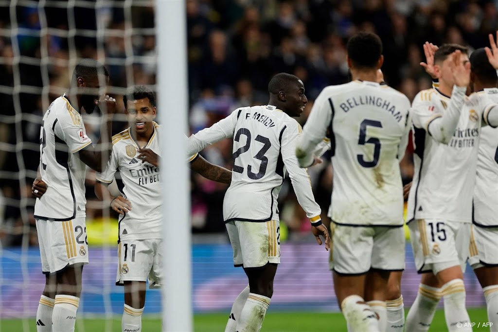 Real Madrid neemt koppositie weer over na zege op Granada