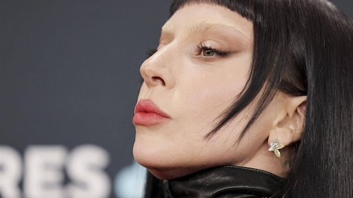 Lady Gaga verrast publiek Grammy's met nieuwe single