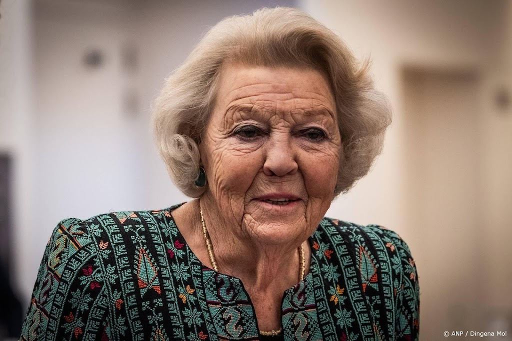 Prinses Beatrix bedankt publiek voor verjaardagswensen 