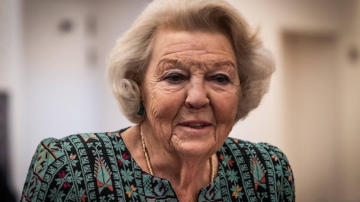 Prinses Beatrix bedankt publiek voor verjaardagswensen