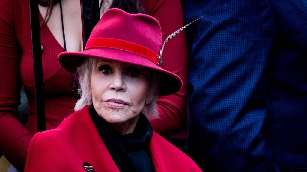 Jane Fonda zet iconische workouts op TikTok