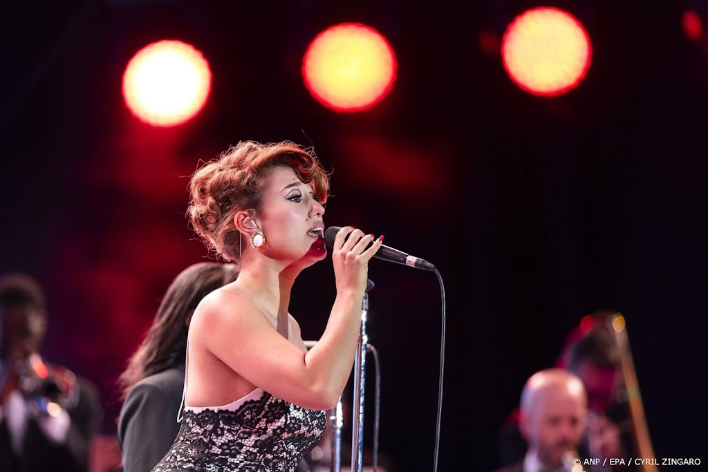 RAYE met tweede album bovenaan Album Top 100