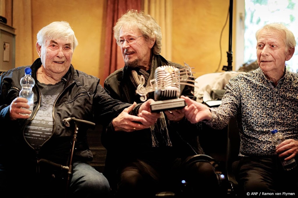 The Cats verrast met NPO Radio 5 Evergreen Award