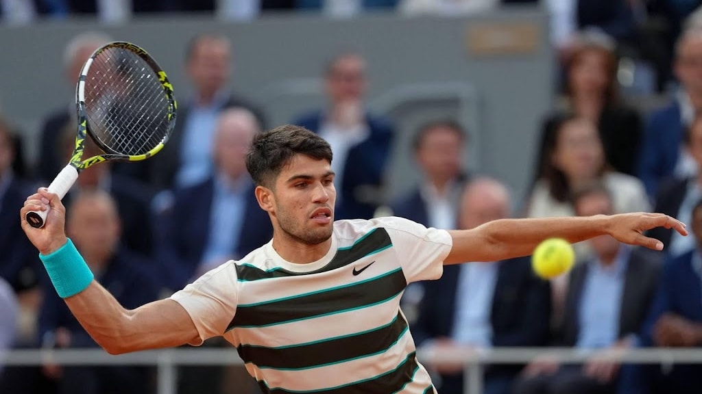 Titelverdediger Alcaraz laat Paul kansloos op Roland Garros