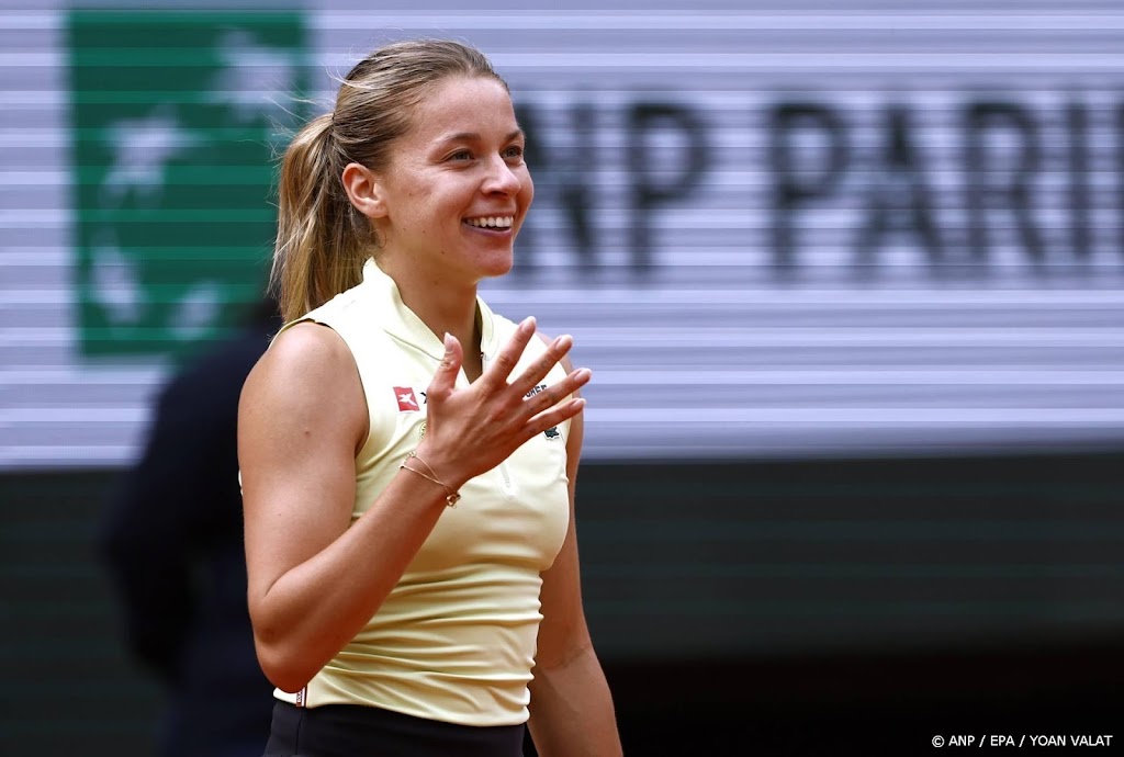 Qualifier Chwalińska stunt en bereikt halve finale Roland Garros