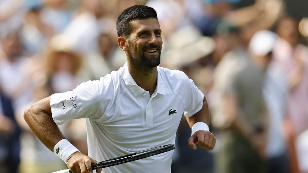 Djokovic boekt tegen Brit Evans 99e zege op Wimbledon