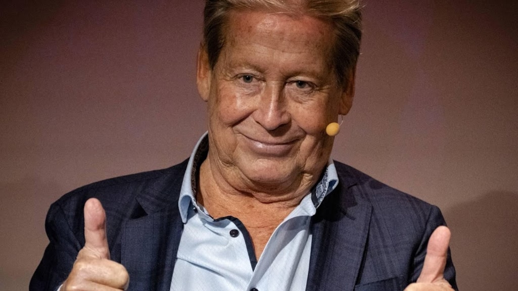 Hans Kazàn verrast door aandacht toen hij ziek was: 'Heeft me ontroerd'