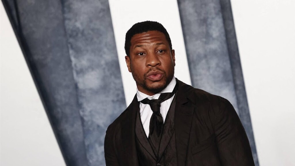 Rechtszaak acteur Jonathan Majors maand uitgesteld