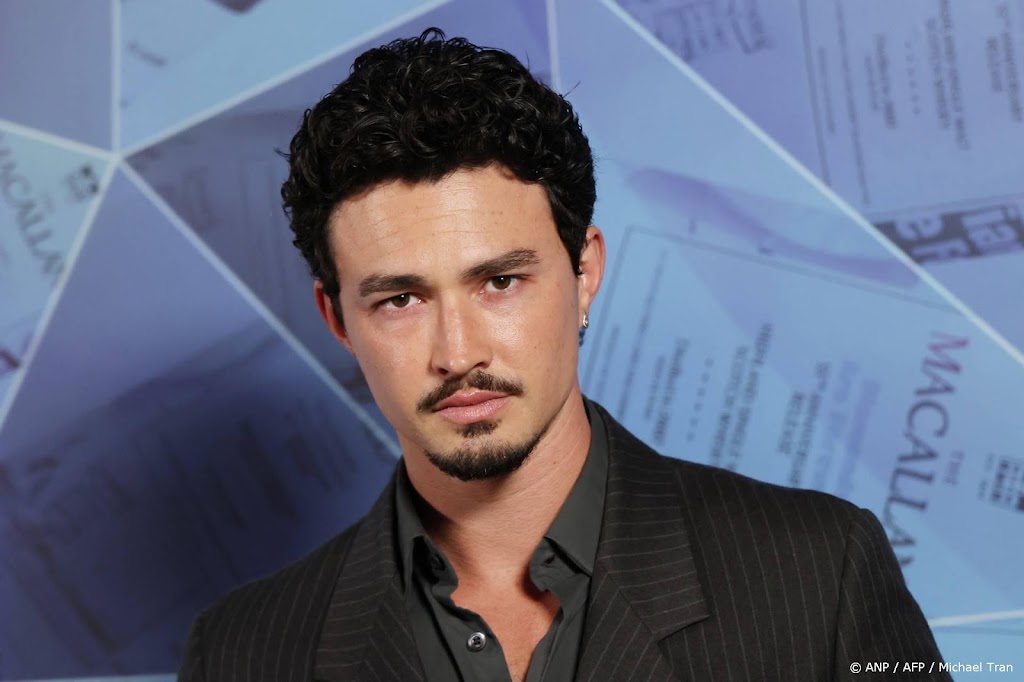 Gavin Leatherwood samen met Nina Dobrev in romantische komedie