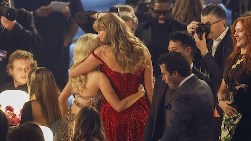 Sabrina Carpenter deelt liefde voor Taylor Swift na albumrelease