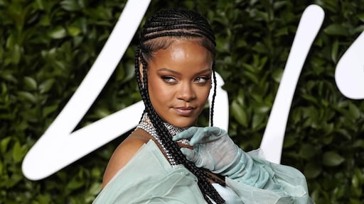 Rihanna lacht zwangerschapsgeruchten weg: 'Heb al 10 kinderen'