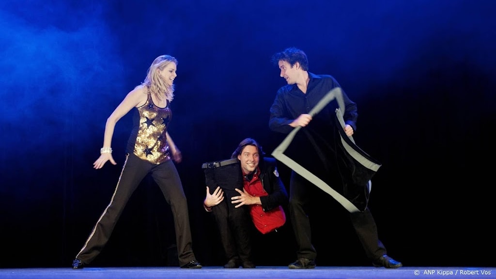 Zoons Hans Kazàn stoppen na 27 jaar toeren met illusionistentrio