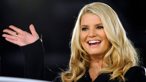 Hoogzwangere Jessica Simpson weer thuis uit het ziekenhuis
