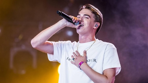 Antoon nuchter onder succes: 'Ben gewoon nerd die liedjes maakt'