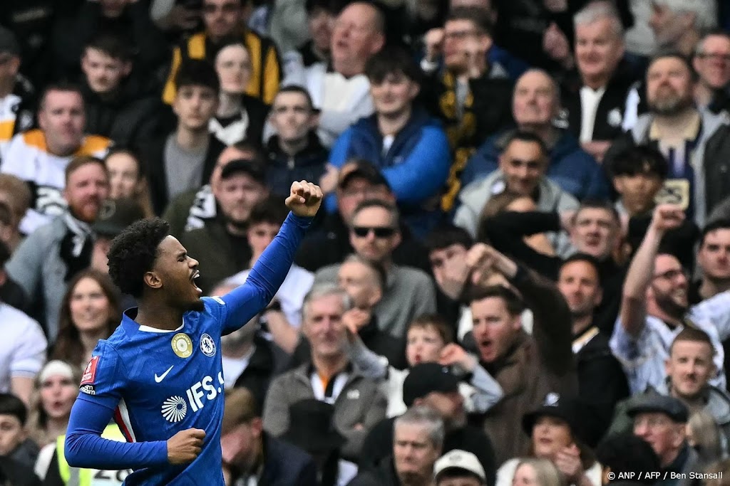 Scorende Hato helpt Chelsea op weg naar ruime zege in FA Cup