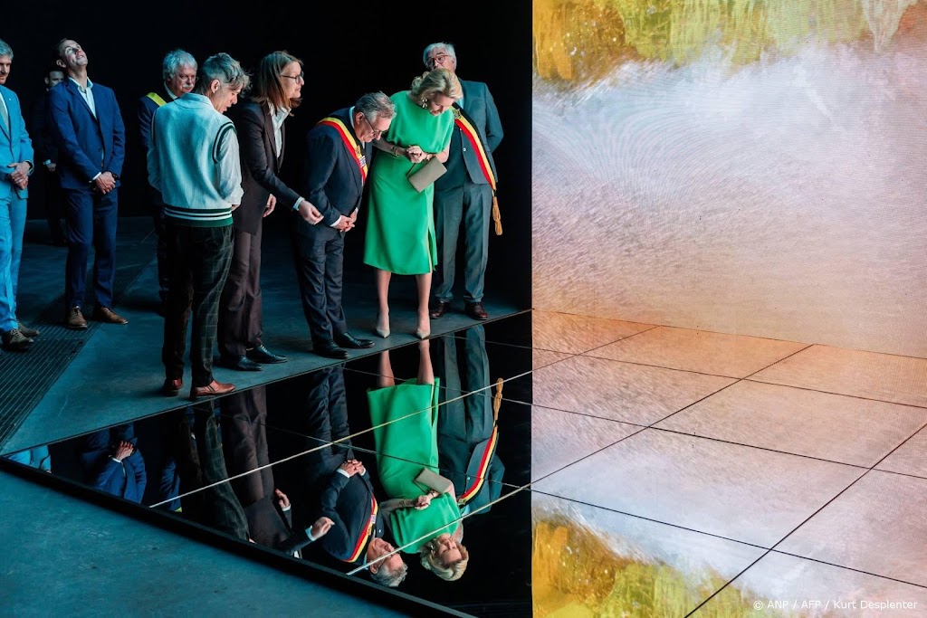 Mathilde 'verbluft' bij rondleiding door nieuwe kunsthal