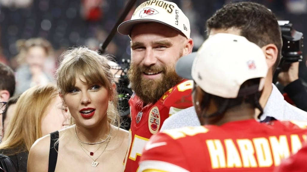 Travis Kelce: 'Taylor Swift verzint écht looplijnen voor de Chiefs'