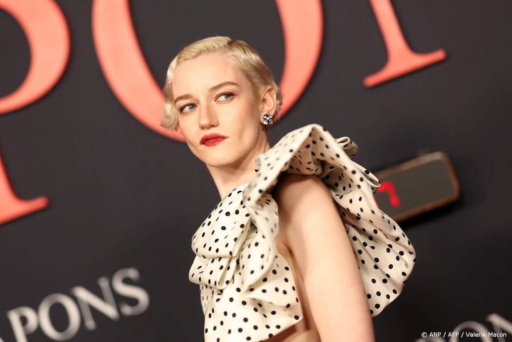 Julia Garner: Madonna-biopic nog steeds in de maak