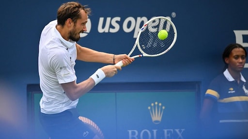 Voormalig winnaar Medvedev bij laatste zestien op US Open