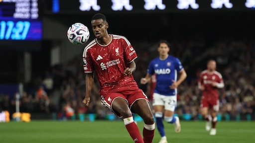 Isak helpt Liverpool met dank aan Gakpo aan eerste competitiezege